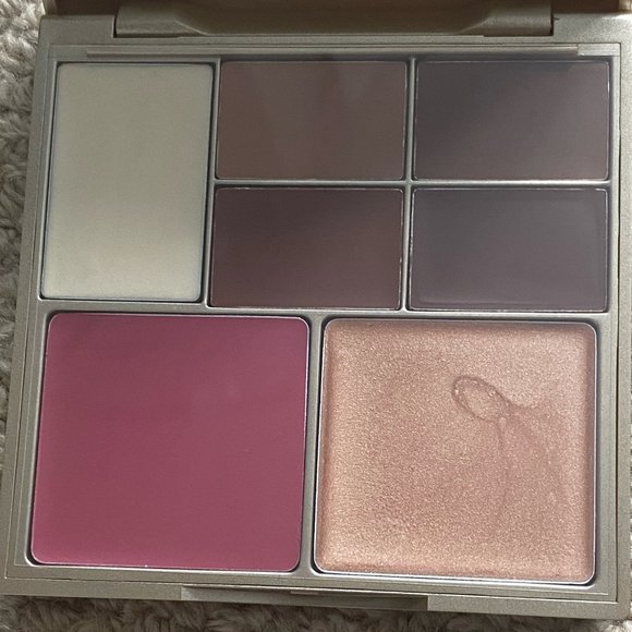 Stila Sculpt & Glow - Contouring & Highlighting Palette - Picture 13 of 13